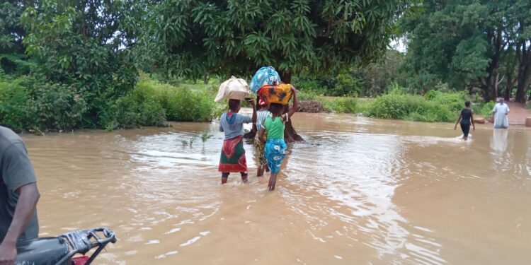 Inondation à Faadou-kankan : « le seul pont qui lie notre localité à la ville de Kankan est inondé par l’eau. »
