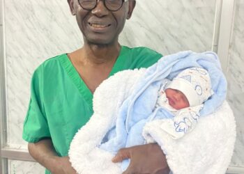 Guinée/Fécondation: Le tout premier bébé éprouvette est né à la Clinique Sidibé. !