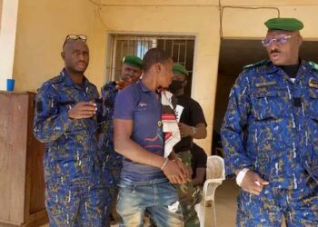 Siguiri : Un jeune homme profane la tombe de son frère sur instruction d’un Marabout.