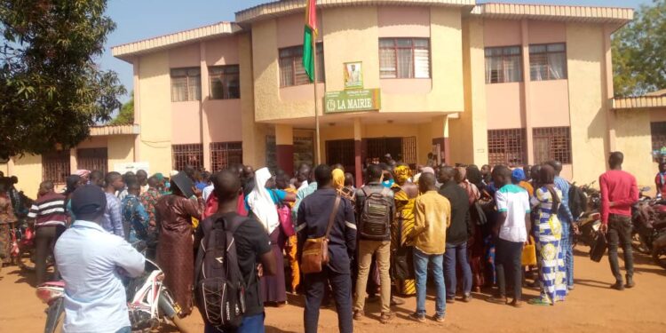 Kankan: les enseignants contractuels se font entendre et le Maire leur rassure