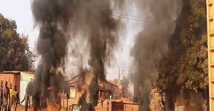 Siguiri : Nouvelle manifestation pour le bitumage des routes