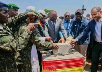 Kankan : le premier ministre Pose la première pierre de l’aérodrome régional