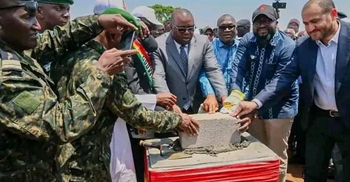 Kankan : le premier ministre Pose la première pierre de l’aérodrome régional