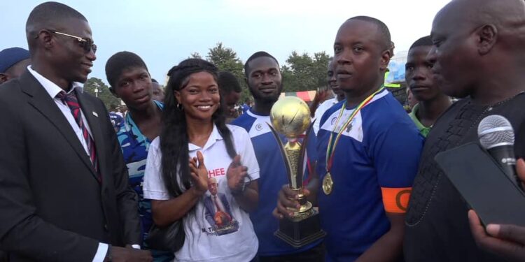 Tournoi corporatif des médias de Kankan : Milo FM remporte le trophée Tidjane Koita.