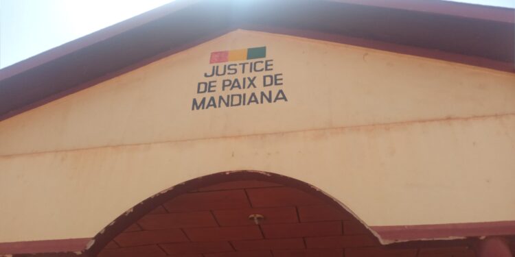 Mandiana : elle tue son époux à l’aide d’un couteau et confesse « j’ai été forcée par mon papa et son ami »