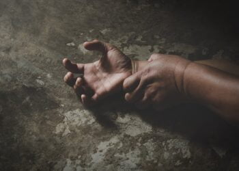 Kankan : un prétendu marabout accusé de viol et le plaignant interpellé pour trafic de drogue.