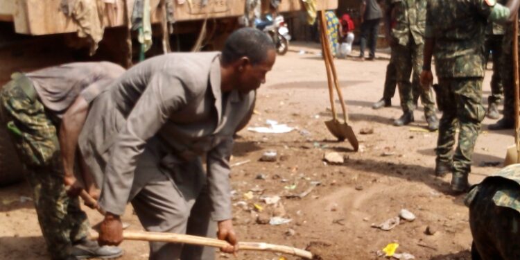 Kankan: les autorités au cœur de la journée d’assainissement