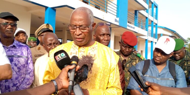 Kankan: le PM et le ministre du MEPU-A en visite à l’école primaire Dramé oumar.