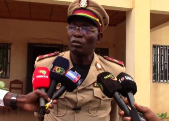 Examen d&rsquo;entrée en 7ème année à kankan : Le préfet Kandja mara lance officiellement les premières épreuves.