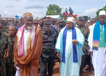 Achoura Diankana_Kankan/Cloture de la célébration: Elhadj cheick Souleymane sidibé fait une forte invocation pour la prosperité et la paix .