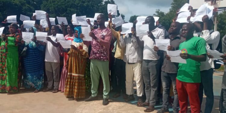 Kankan: des enseignants contractuels non admis denoncent des noms « google » parmi les gagnants.