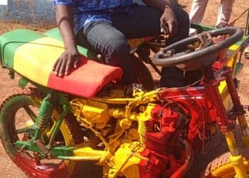 Siguiri/Lero Celebration de l’An 66: le collectif des mécaniciens fait une surprenante fabrication.