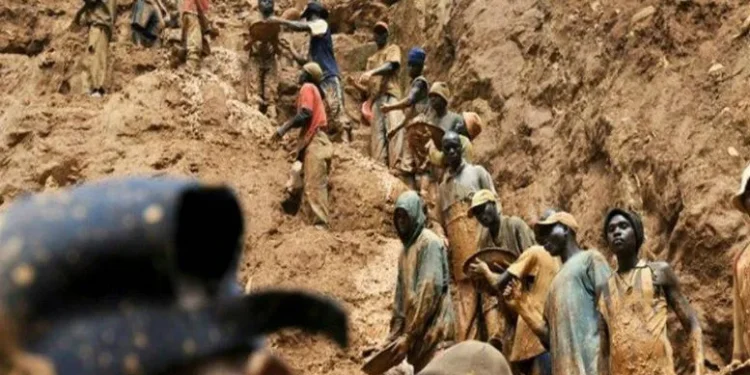 Guinée: pourquoi certains orpailleurs s’opposent à la parcellisation des mines?
