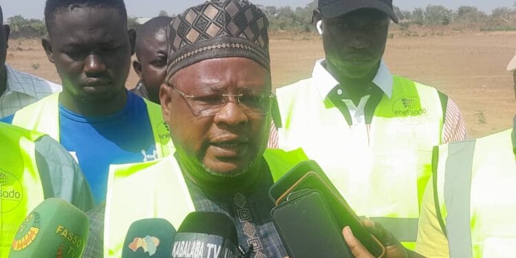 Kankan : Le Village Artisanal « Défie » la Construction de la Centrale Solaire,l’entrepreneur Alerte