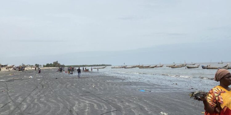 Protection de l’océan et soutien aux impactés en zones côtière : La Guinée et la France signent le projet « Kounki »