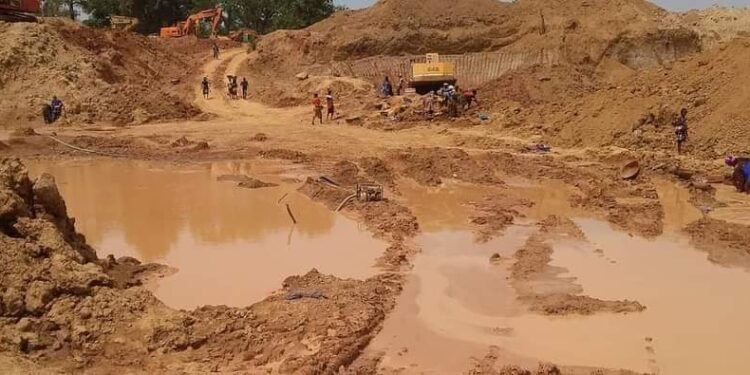 Exploitation minière en Guinée : Les permis de la GGE et 44 autres sociétés retirés