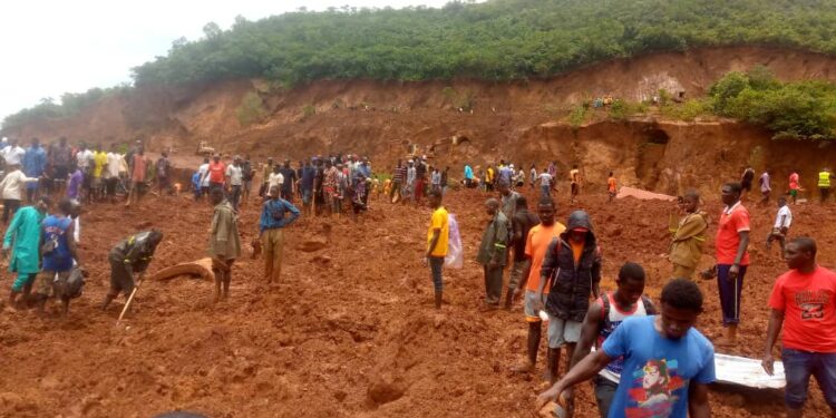 Guinée : un glissement de terrain fait plusieurs morts et des disparus à Manéya