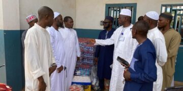 Kankan, actions humanitaires : l’AEEMG vole au secours des malades alités de l&rsquo;hôpital régional. 